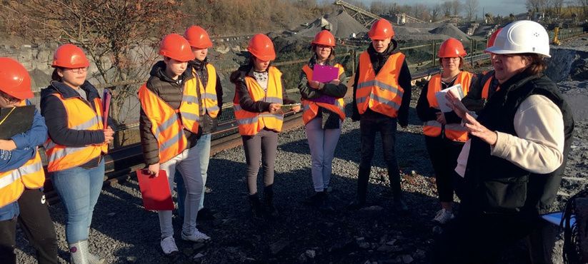 Élèves engagés dans un projet écologique